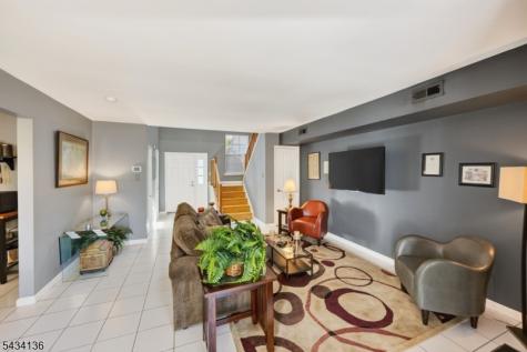 147 Picadilly Place Franklin NJ 08873