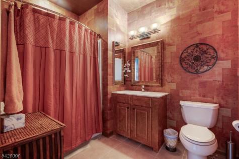 10402 Warrens Way Wanaque NJ 07465
