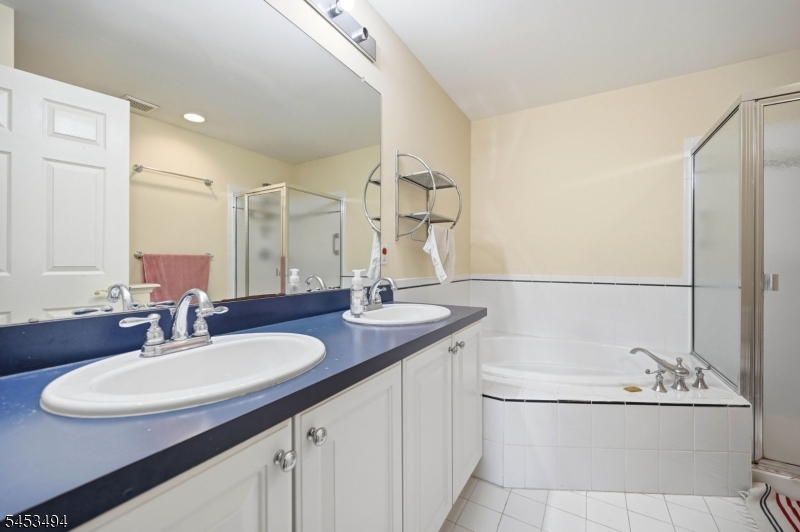427 Hartford Drive Nutley NJ 07110