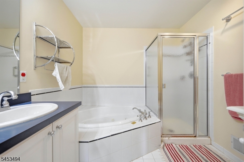 427 Hartford Drive Nutley NJ 07110
