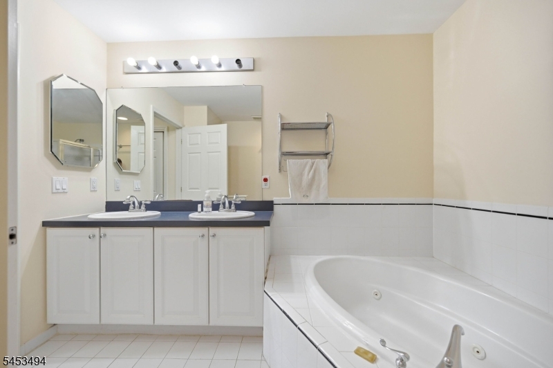427 Hartford Drive Nutley NJ 07110