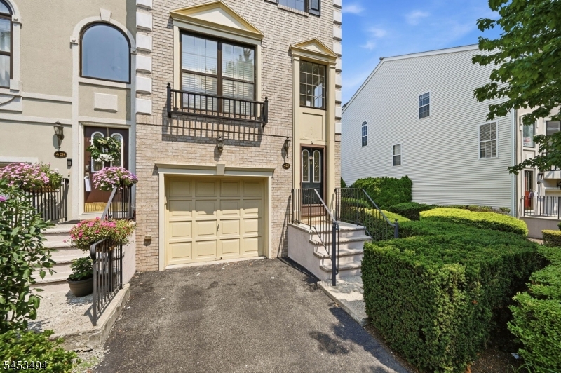 427 Hartford Drive Nutley NJ 07110