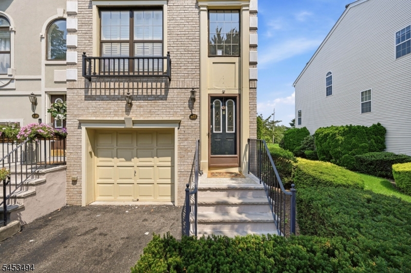 427 Hartford Drive Nutley NJ 07110