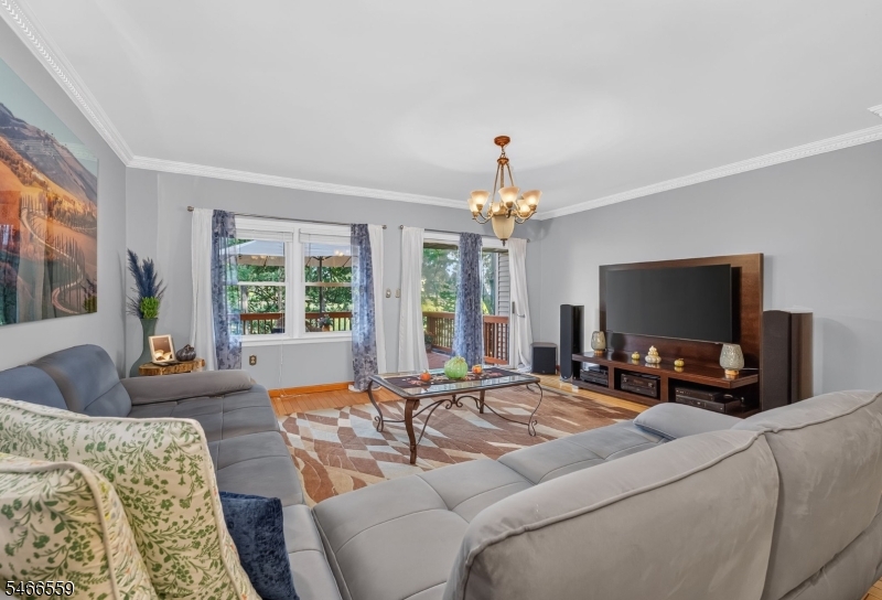 55 Chelsea Circle Raritan NJ 08822