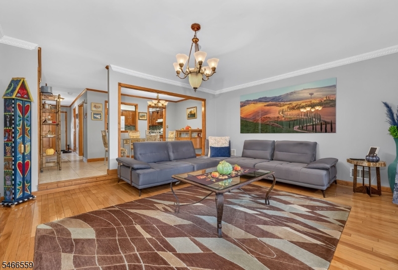 55 Chelsea Circle Raritan NJ 08822