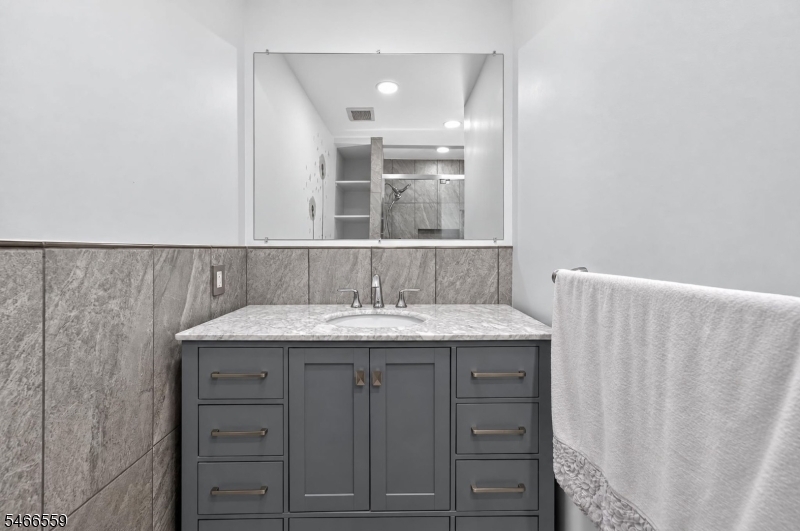 55 Chelsea Circle Raritan NJ 08822
