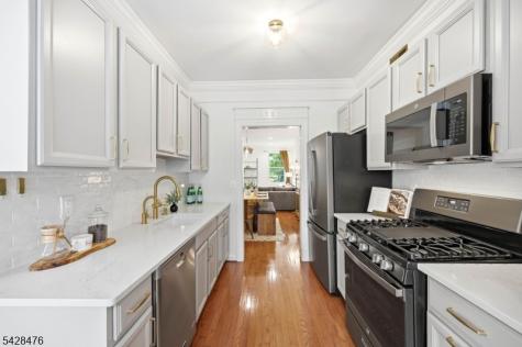 204 Swathmore Drive Nutley NJ 07110