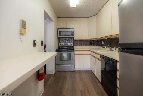 10 N Wood Avenue Linden NJ 07036