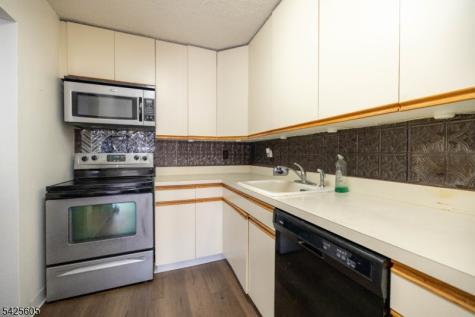 10 N Wood Avenue Linden NJ 07036