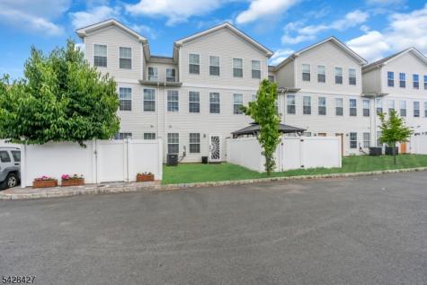 16 Paulina Place Franklin NJ 08873
