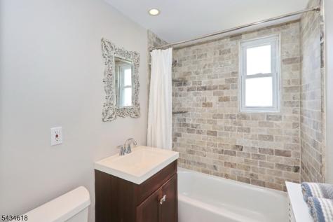 43 Parkway Village Cranford NJ 07016