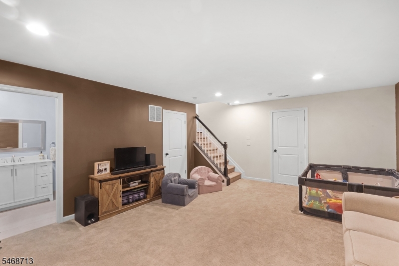 14 Blazingstar Way Allamuchy NJ 07840