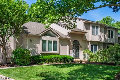 32 Robinhood Drive Mountain Lakes NJ 07046