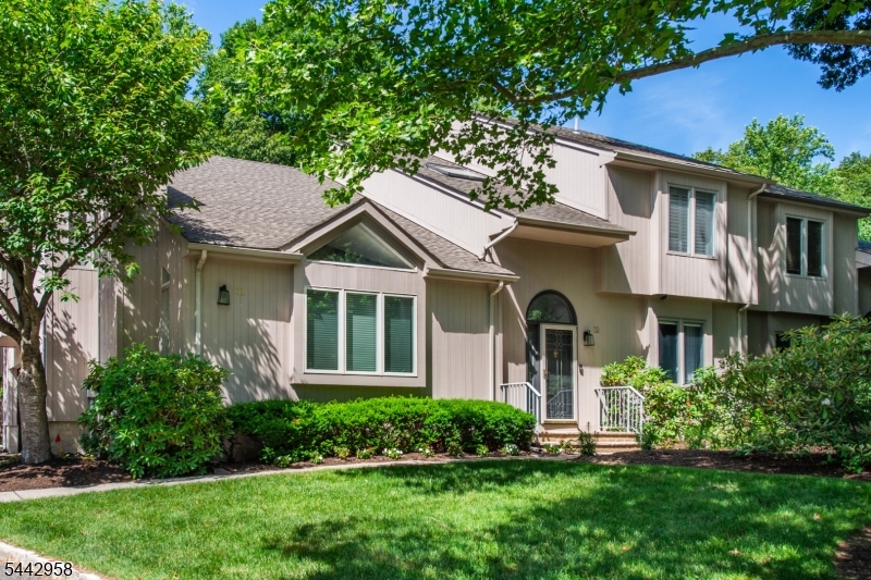32 Robinhood Drive Mountain Lakes NJ 07046