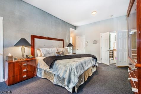 32 Robinhood Drive Mountain Lakes NJ 07046