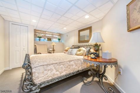 32 Robinhood Drive Mountain Lakes NJ 07046