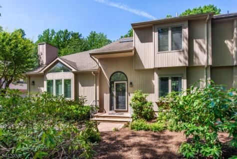 32 Robinhood Drive Mountain Lakes NJ 07046
