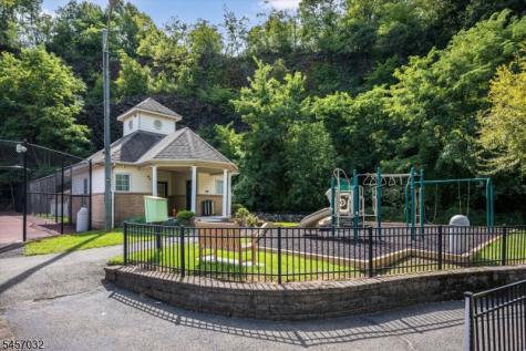 1048 Smith Manor Boulevard West Orange NJ 07052