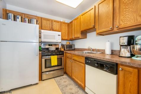 366 Cambridge Drive Butler NJ 07405