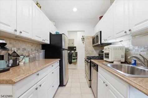 456 River Road Nutley NJ 07110