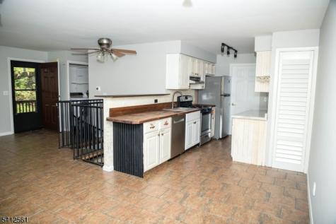 6 Baily Bunion Court Vernon NJ 07462