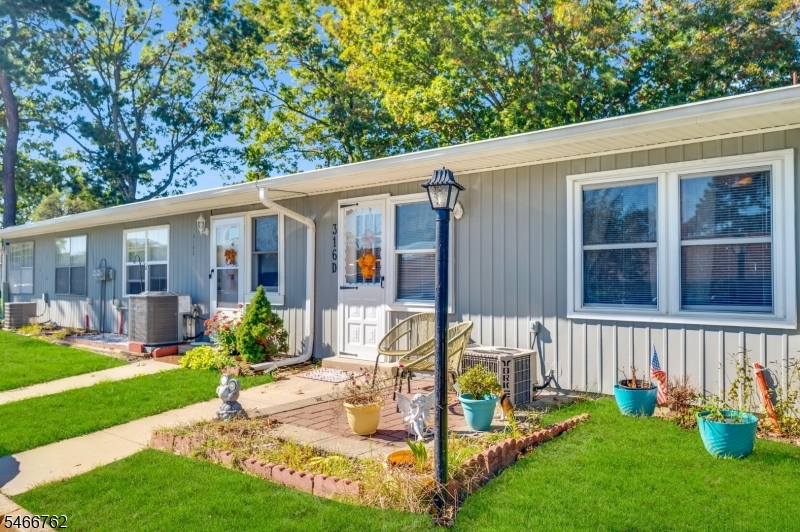 316 Coventry Court Lakewood NJ 08701
