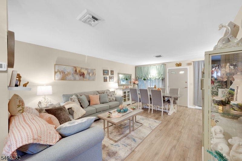 316 Coventry Court Lakewood NJ 08701