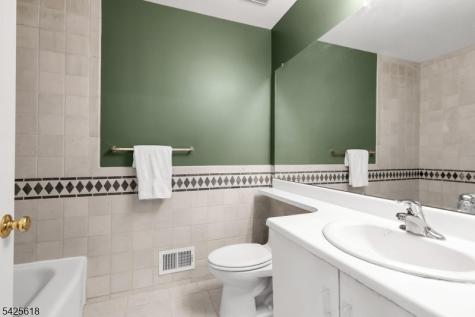 20 Hopkinson Court Bernards NJ 07920