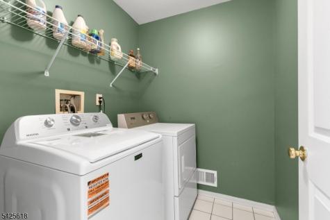 20 Hopkinson Court Bernards NJ 07920