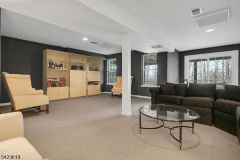 20 Hopkinson Court Bernards NJ 07920