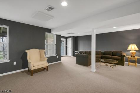 20 Hopkinson Court Bernards NJ 07920