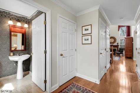20 Hopkinson Court Bernards NJ 07920