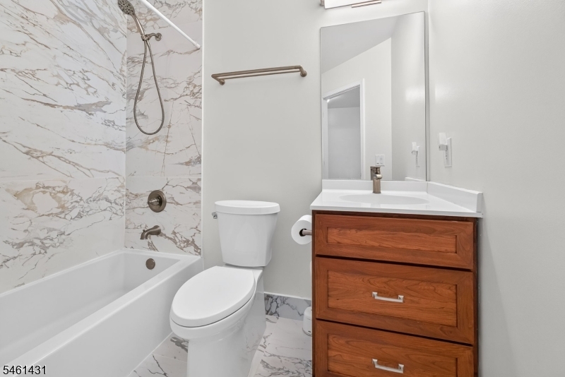 27 La Costa Drive Clinton NJ 08801