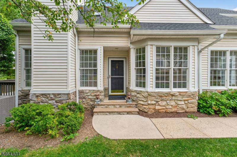 27 La Costa Drive Clinton NJ 08801