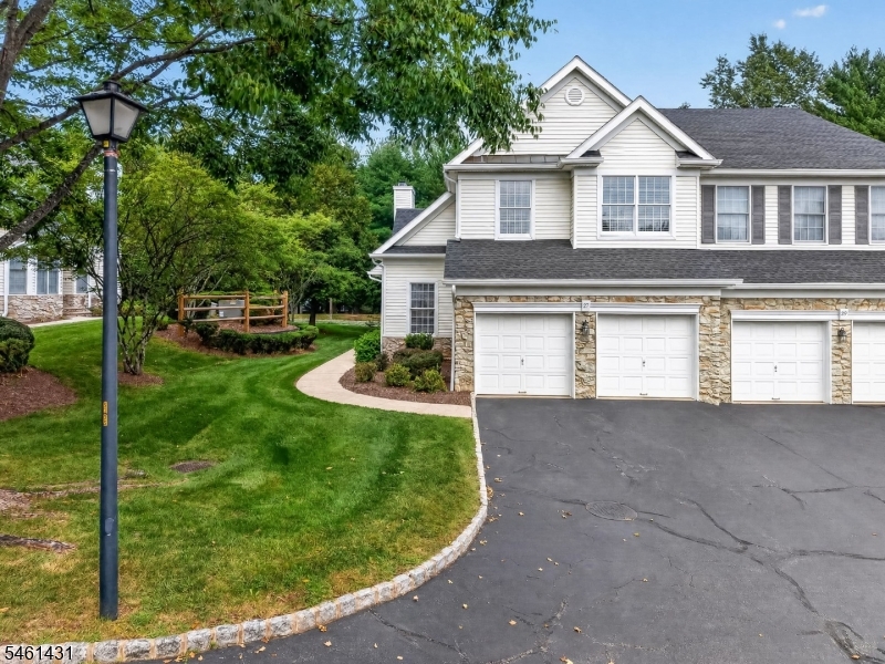 27 La Costa Drive Clinton NJ 08801