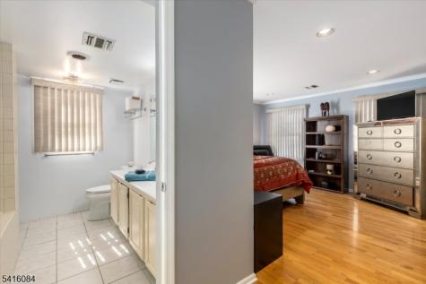 2 Crystal Lane Paterson NJ 07501