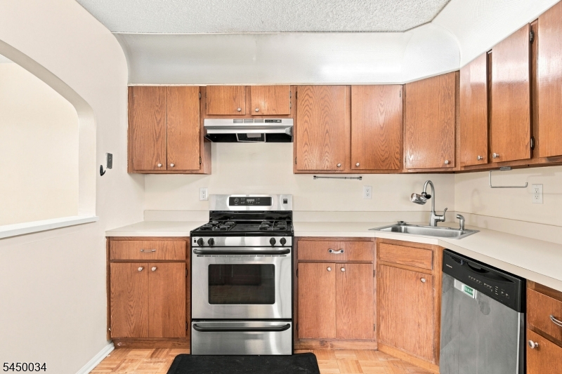 407 Lancaster Court Piscataway NJ 08854