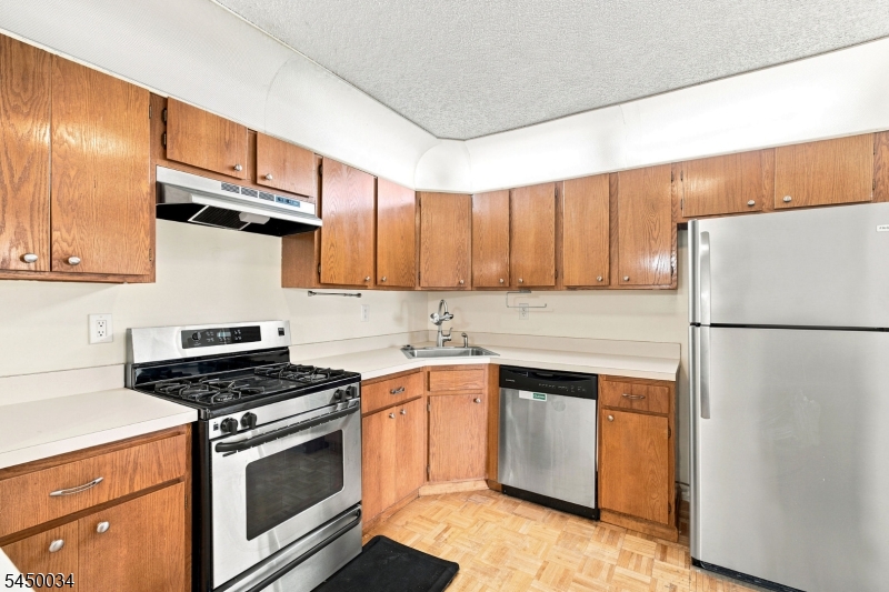 407 Lancaster Court Piscataway NJ 08854