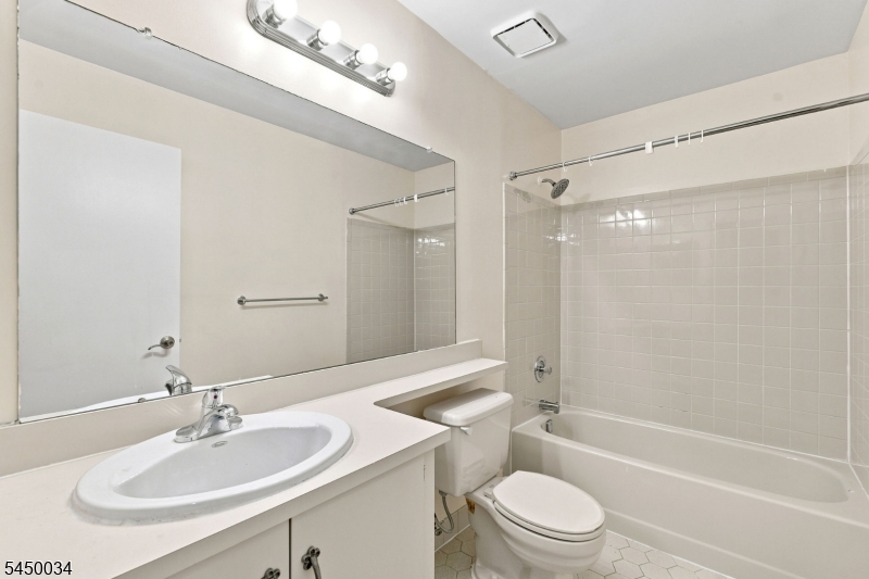 407 Lancaster Court Piscataway NJ 08854