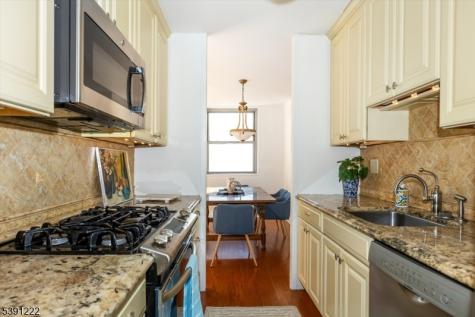 530 Valley Road Montclair NJ 07043