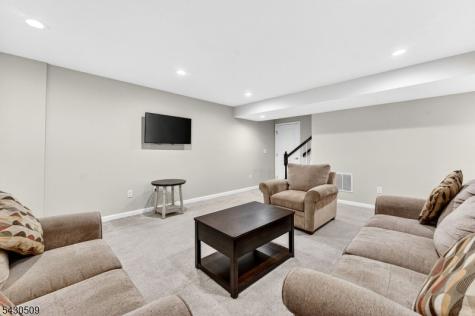 16 Shadetree Lane Mount Arlington NJ 07856