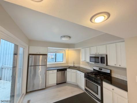 58 Kensington Court Washington NJ 07840
