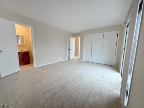 58 Kensington Court Washington NJ 07840