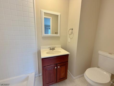 58 Kensington Court Washington NJ 07840