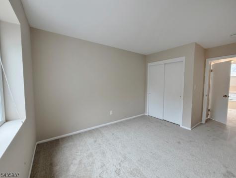 58 Kensington Court Washington NJ 07840