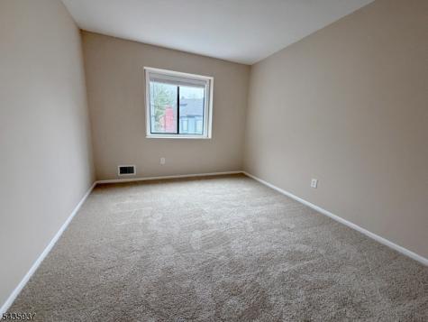 58 Kensington Court Washington NJ 07840
