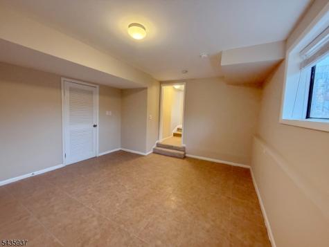 58 Kensington Court Washington NJ 07840