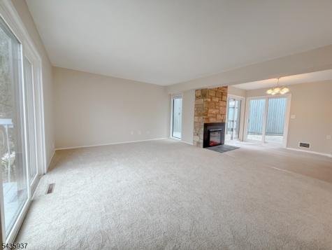 58 Kensington Court Washington NJ 07840