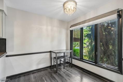 19 Cedarwood Woodland Park NJ 07424