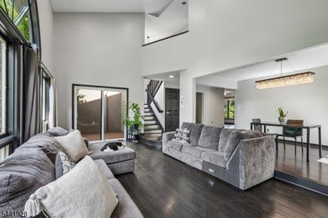 19 Cedarwood Woodland Park NJ 07424